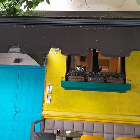 Yes Apartment Тирана Екстериор снимка